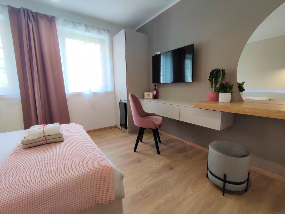 Boutique Rooms By Petric Winery Dobravlje Exterior foto